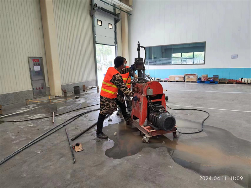 七里河厂房地面下沉塌陷注浆加固施工